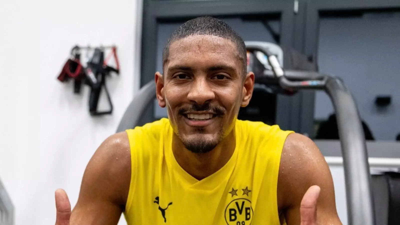 Um vencedor! Centroavante do Borussia Dortmund marca hattrick em seu retorno após tratamento de câncer