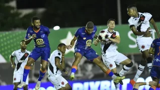 Audax e Vasco empata em 1 a 1 no estádio Luso Brasileiro na Ilha do Governador