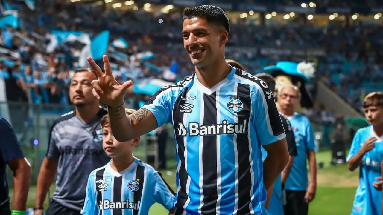 Luis Suárez promoveu impacto de marketing jamais visto na história do Grêmio. Leia!