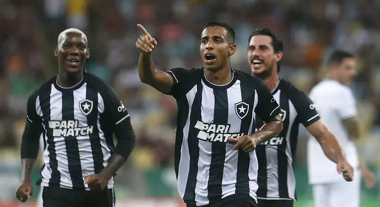 Após vitória no clássico, Botafogo vai ao Twitter e faz provocação explícita ao Fluminense. Confira!