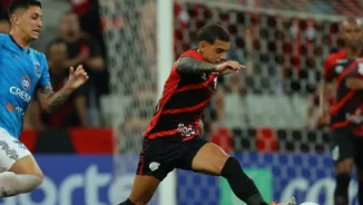 Athletico-PR goleia o Azuriz por 5 a 0 em jogo válido pela sexta rodada do Campeonato Paranaense