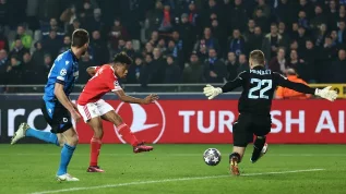 Benfica vence Brugge por 2 a 0 em jogo válido pelas oitavas da Champions League