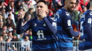 Betis vence Almería por 3 a 2 no Espanhol e se aproxima da zona da Champions