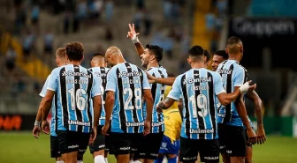 Grêmio goleia Novo Hamburgo por 6 a 1 e confirma liderança do Campeonato Gaúcho
