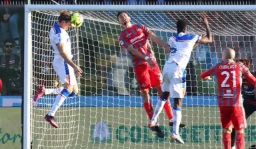 Cremonese perde para o Lecce por 2 a 0 e segue sem vencer no Campeonato Italiano