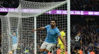 O Manchester City venceu o Aston Villa por 3 a 1 em jogo válido pela 23ª rodada da Premier League