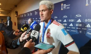 Pedro fez dois gols e tornou-se o segundo maior artilheiro do Flamengo no século. Agora soma 79 Gols pelo Clube