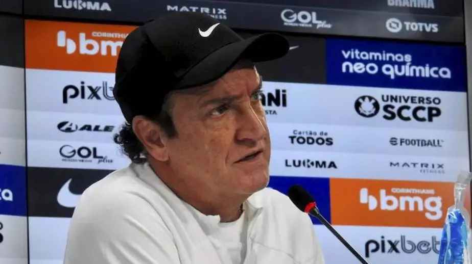 Ídolo do Corinthians afirma que Cuca pediu demissão após derrota e é rebatido por jornalista! Leia!