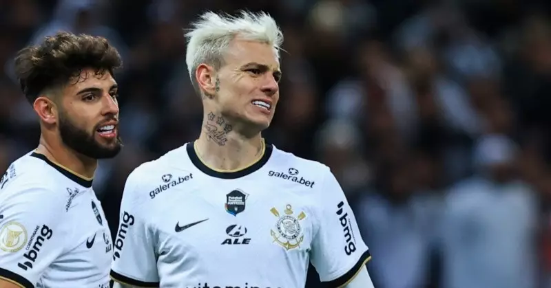 Róger Guedes reclama por gol no clássico e dispara contra arbitragem: “É um brincalhão”