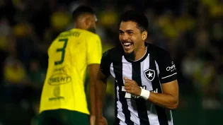 Botafogo vence Ypiranga-RS  por 2 a 0 e abre vantagem na terceira fase da Copa do Brasil
