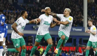 Newcastle goleia o Everton por 4 a 1 fora de casa em jogo válido da Premier League