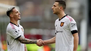 Manchester United derrotou o Nottingham Forest por 2 a 0 em partida válida pela 31ª rodada da Premier League