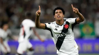 Vasco vence o Atlético-MG por 2 a 1 no Mineirão e inicia com vitória no Campeonato Brasileiro
