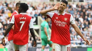 Arsenal vence o Newcastle por 2 a 0 fora de casa e se reaproxima do Manchester City