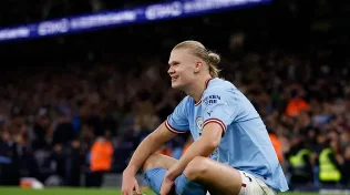 Manchester City vence West Ham por 3 a 0 e volta à liderança da Premier League