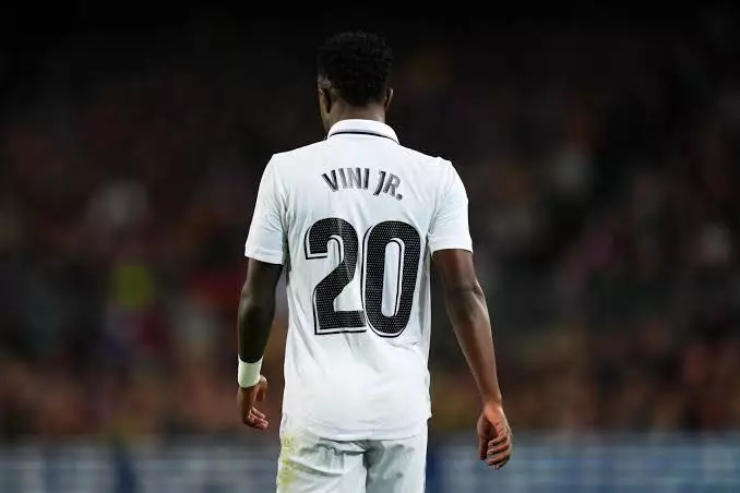 E mais uma vez insultos racistas sobre o Vinicius Jr. Entenda!