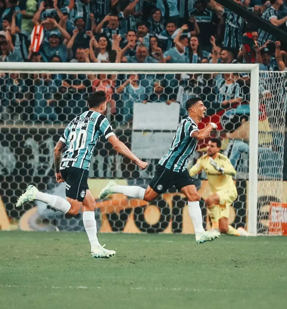 Suárez domina os gramados com a camisa do Grêmio. Entenda!