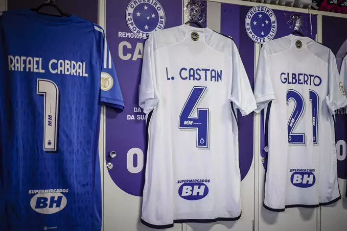 Hoje Cruzeiro estreará a sua nova camisa branca da temporada 2023. Entenda!