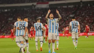 A Argentina derrotou Indonésia por 2 a 0 em jogo amistoso, sem Messi. veja!