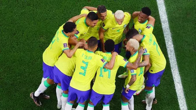 Brasil e Espanha se unem contra o racismo em amistoso. Entenda!