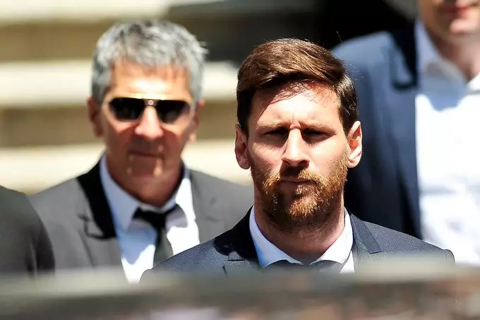 Lionel Messi expressa desejo de retorno ao Barcelona, mas questões contratuais ainda estão em discussão. Entenda!