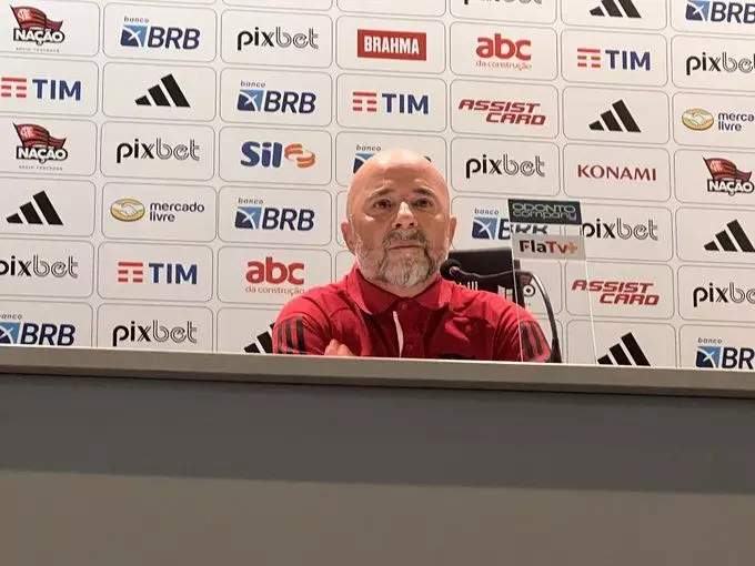 Sampaoli expressa a opinião de que o Flamengo ainda tem muito a melhorar, após uma vitória convincente sobre seu rival. Entenda!