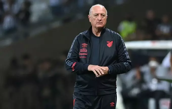 Luiz Felipe Scolari retorna à beira do campo para liderar o Atlético-MG. Entenda!