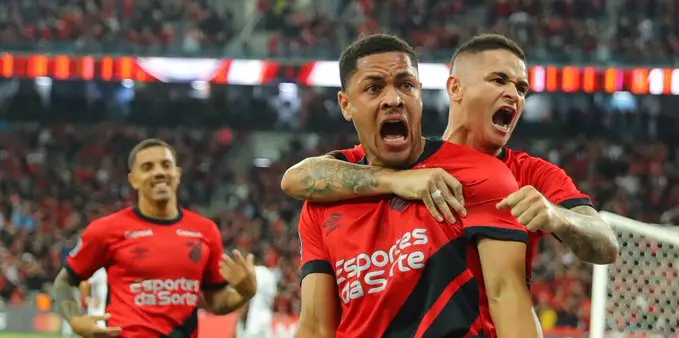 Barcelona negocia transferência de Vitor Roque, promessa do Athletico Paranaense. Entenda!