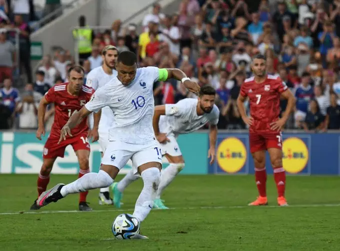 França vence a Grécia por 1 a 0 e mantém liderança nas Eliminatórias da Eurocopa. Entenda!