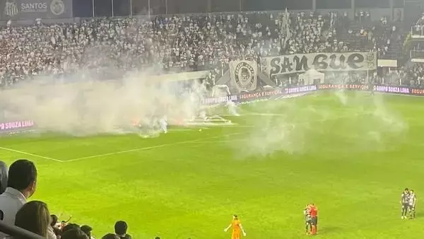 Santos é punido pelo STJD após incidentes com torcedores no clássico contra o Corinthians. Entenda!