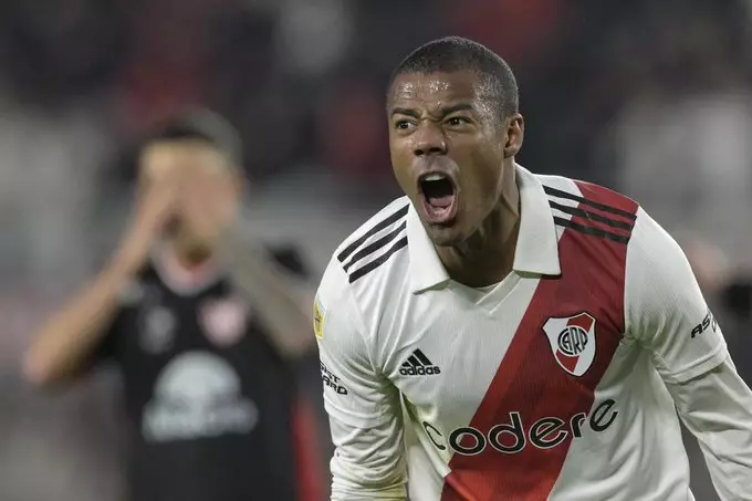 River Plate avança e frustra negociação entre Flamengo e De La Cruz. Entenda!