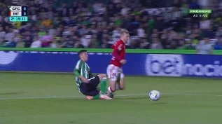 Internacional vence o Coritiba por 1 a 0, em jogo válido do Brasileirão série A. veja!