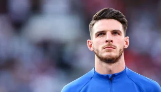 Arsenal oferece R$ 611 milhões por Rice, e Manchester City desiste de negociação. Confira!