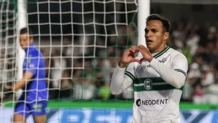 Coritiba vence Fluminense por 2 a 0 e fica a um ponto de sair da zona de rebaixamento. veja!