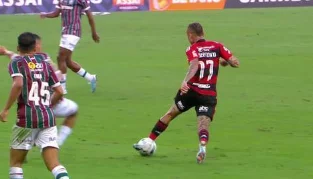 Fluminense e Flamengo empatam sem gols no Maracanã em grande partida Polêmica. Confira!