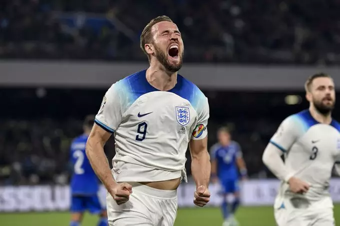 PSG busca reforçar seu ataque com Bernardo Silva e Harry Kane, alvos de alto nível. Entenda!