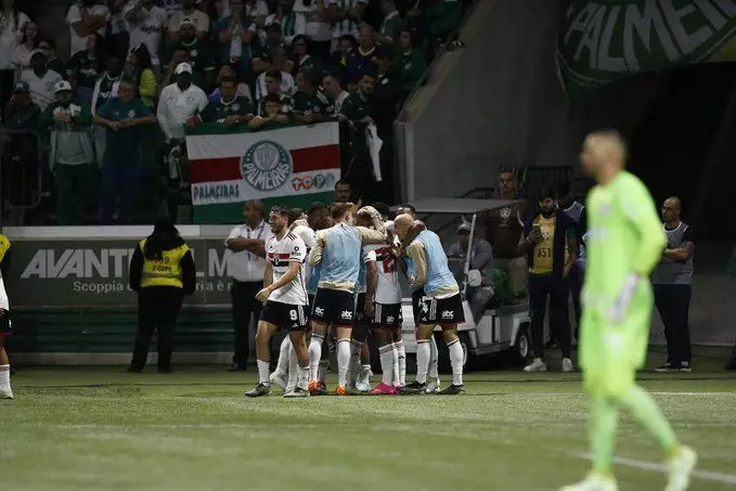 Palmeiras enfrenta crise após série de derrotas e eliminação na Copa do Brasil. Entenda!