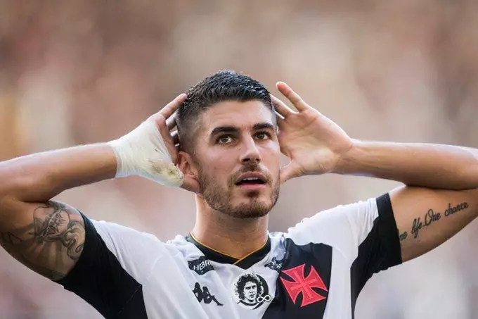 Pedro Raul pode deixar o Vasco e rumar ao Toluca, no México. Entenda!