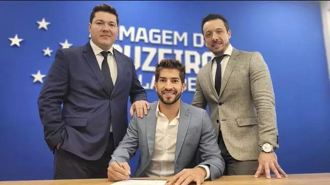 Lucas Silva retorna ao Cruzeiro para um novo capítulo de sucesso e superação. Entenda!