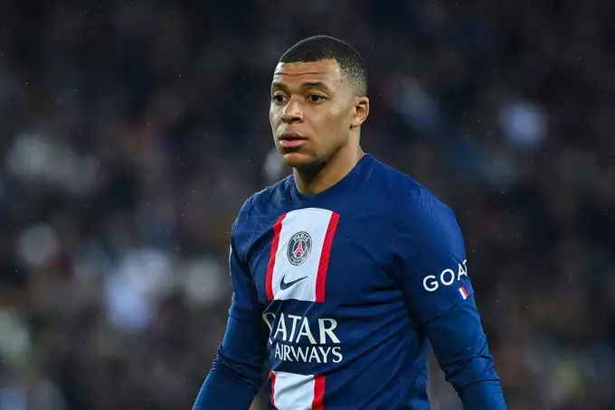 Al-Hilal oferece valor recorde por Mbappé enquanto gigantes europeus monitoram a situação. Entenda!