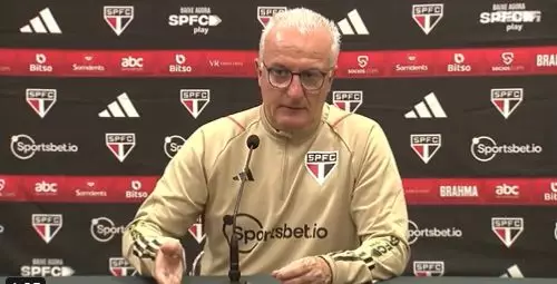 Dorival elogia desempenho do São Paulo apesar da derrota para o Corinthians na Copa do Brasil. Entenda!