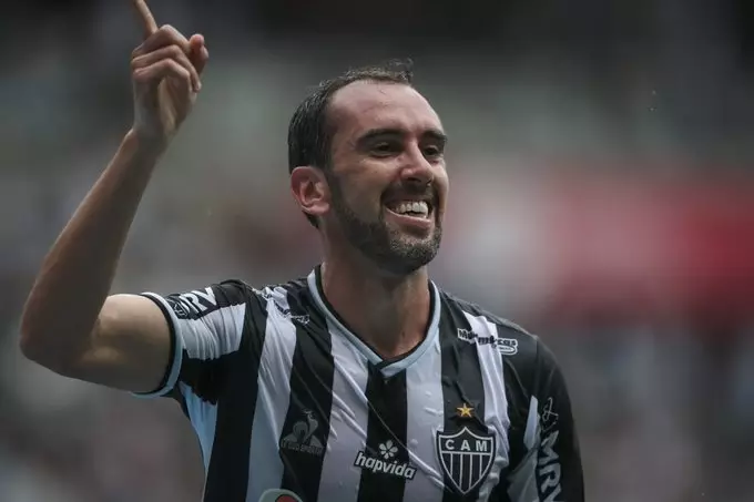 Diego Godín, encerra brilhante carreira no futebol profissional. Entenda!