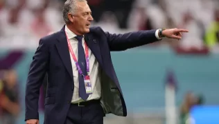 Gustavo Alfaro recebe proposta do Vasco e analisa elenco antes de possível acerto. Entenda!