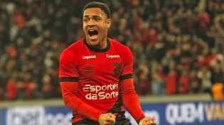 Athletico e staff colocam venda de Vitor Roque como a maior do futebol brasileiro. Entenda!