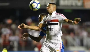 Athletico-PR acerta contratação do lateral-direito Bruno Peres. Entenda!