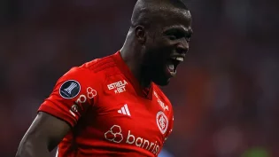 O Internacional voltou a vencer o Bolívar por 2 a 0 e vai às semis da Libertadores.