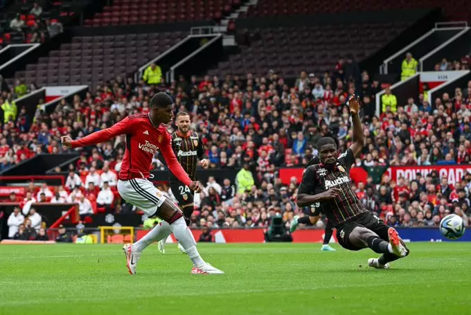 Manchester United vence amistoso contra o Lens por 3 a 1. Entenda!