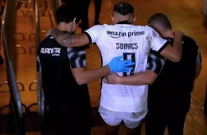 Tiquinho Soares sofre lesão no joelho e desfalca Botafogo em competições importantes. Entenda!