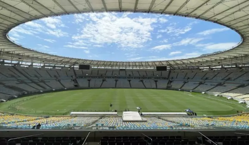 Maracanã fechará temporariamente para recuperação do gramado após críticas. Entenda!