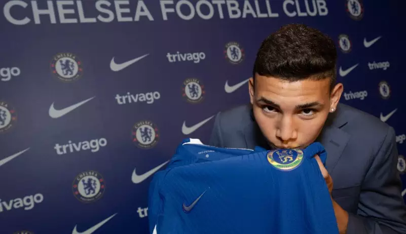 Chelsea fecha contratação do jovem atacante brasileiro Deivid Washington do Santos. Entenda!